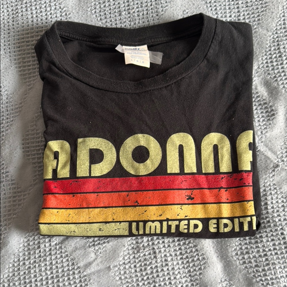 Madonna Black Graphic T-Shirt with Yellow and Red Design Size Large - Picture 10 of 10